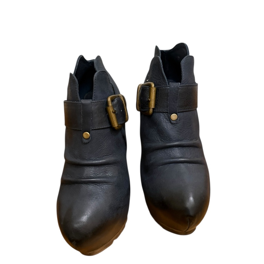Men's Dark Leather Buckle Boots
